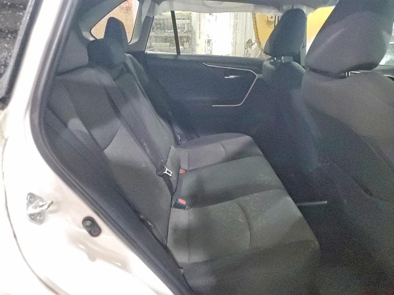 2022 TOYOTA RAV4 XLE 11