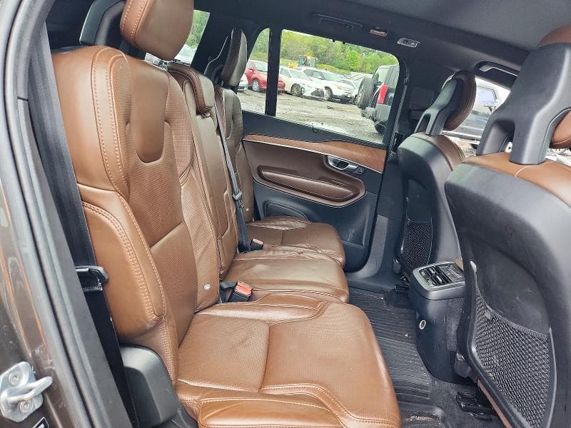 2018 VOLVO XC90 T6 11