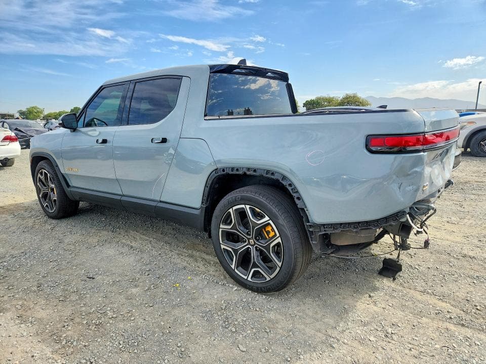 2023 RIVIAN R1T ADVENTURE 2