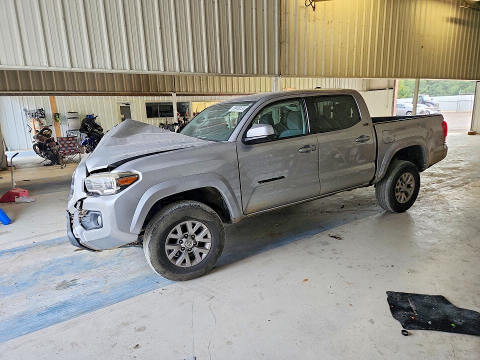 2017 TOYOTA TACOMA SR5 V6