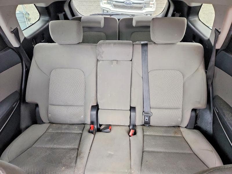 2017 HYUNDAI SANTA FE SE 10