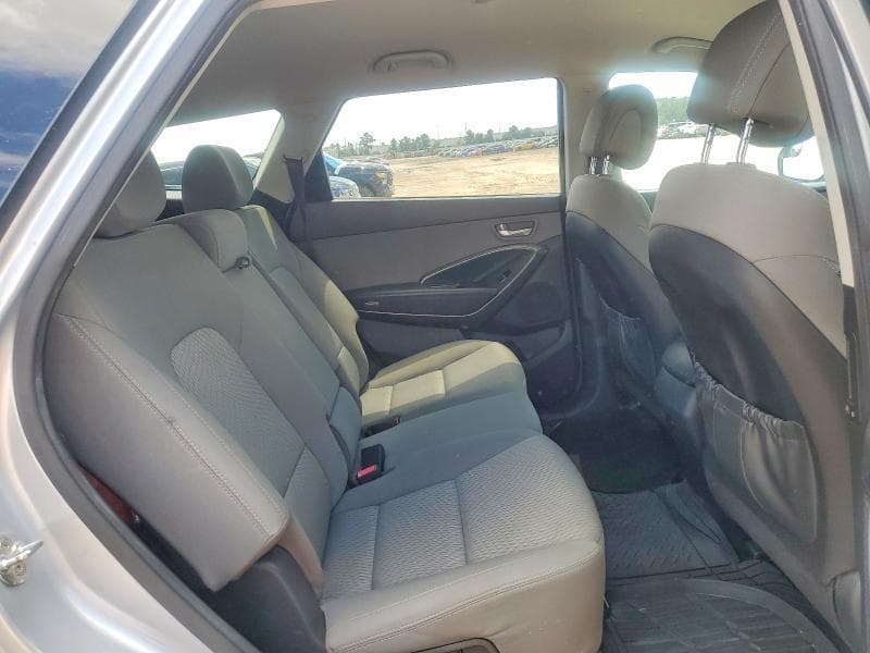 2018 HYUNDAI SANTA FE SE 11