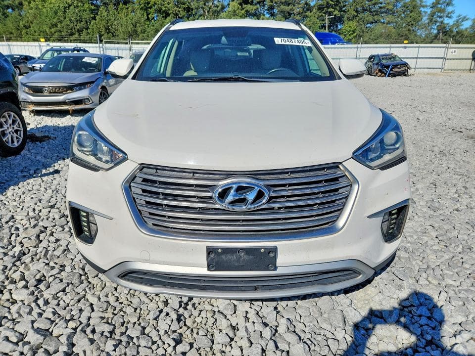 2017 HYUNDAI SANTA FE SE 5