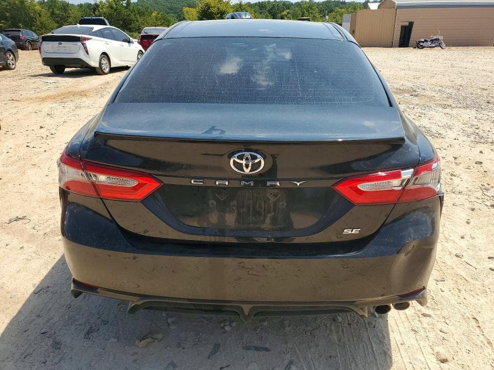 2018 TOYOTA CAMRY SE 6