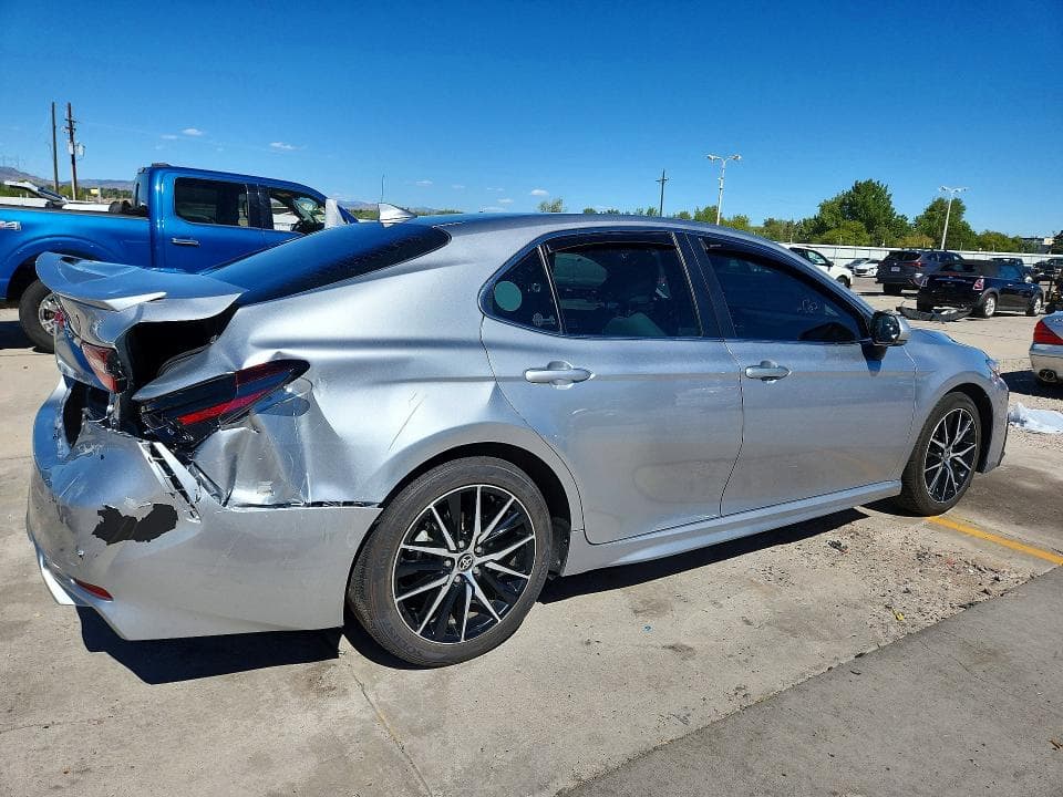 2024 TOYOTA CAMRY HYBRID SE 3