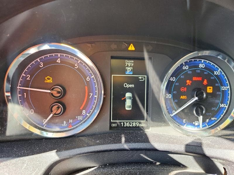 2017 TOYOTA COROLLA SE 9