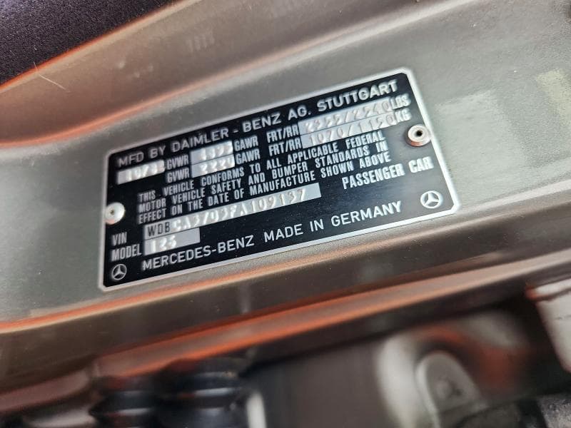 1985 MERCEDES-BENZ 500 SEL 12