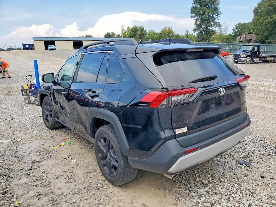2024 TOYOTA RAV4 ADVENTURE 2