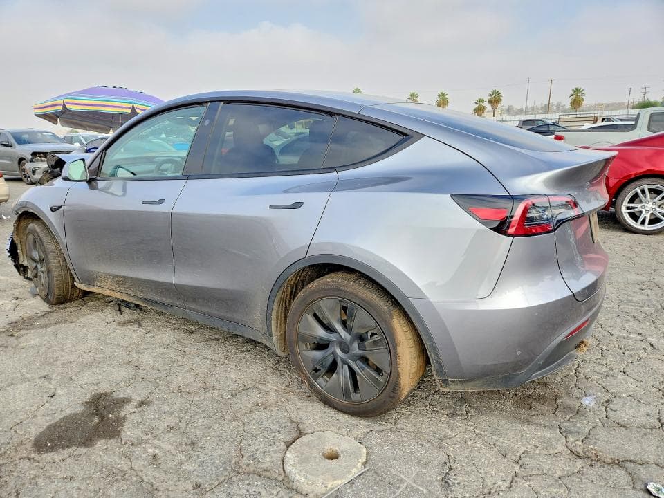 2025 TESLA MODEL Y 2