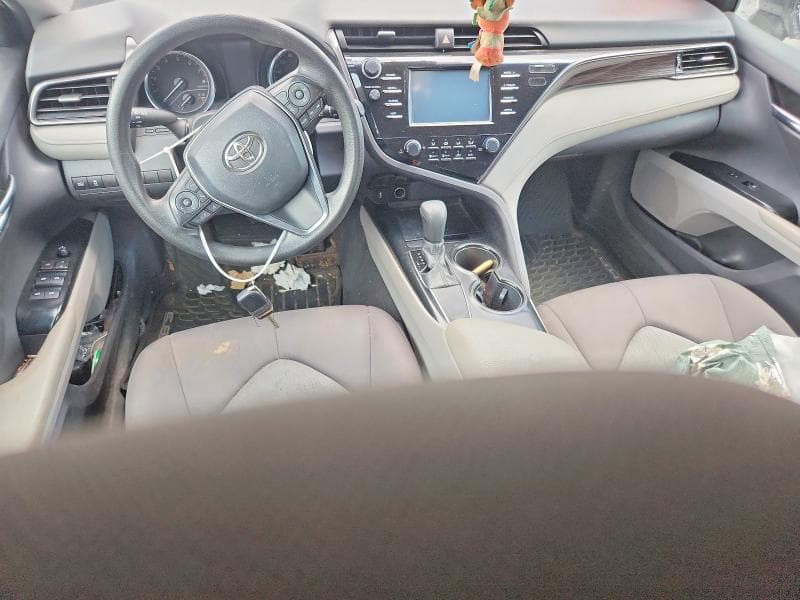 2019 TOYOTA CAMRY LE 8