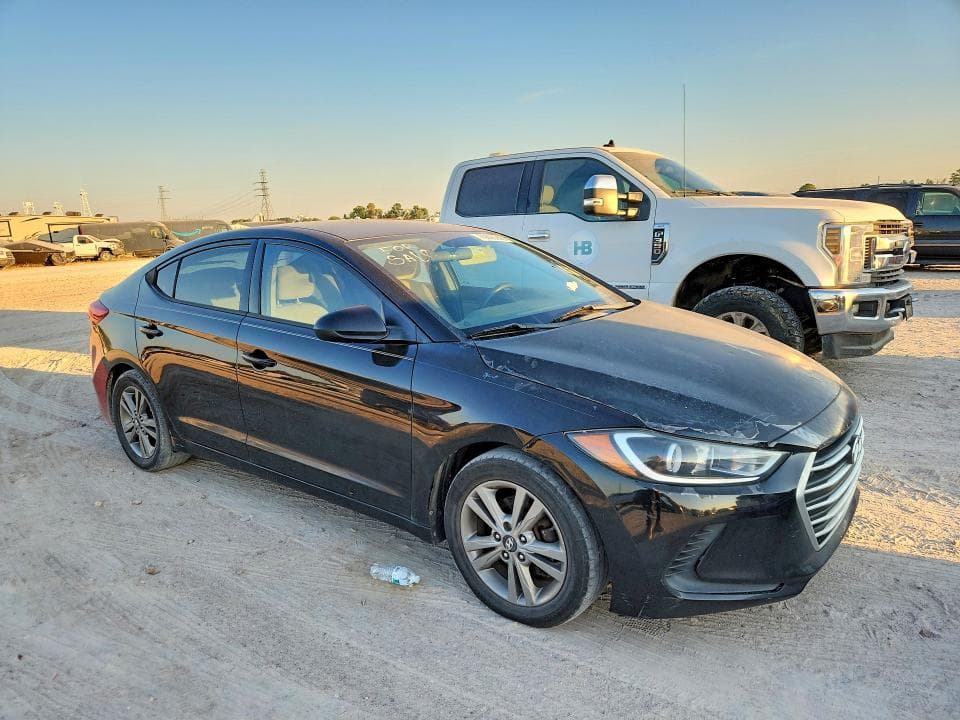 2018 HYUNDAI ELANTRA SE 4