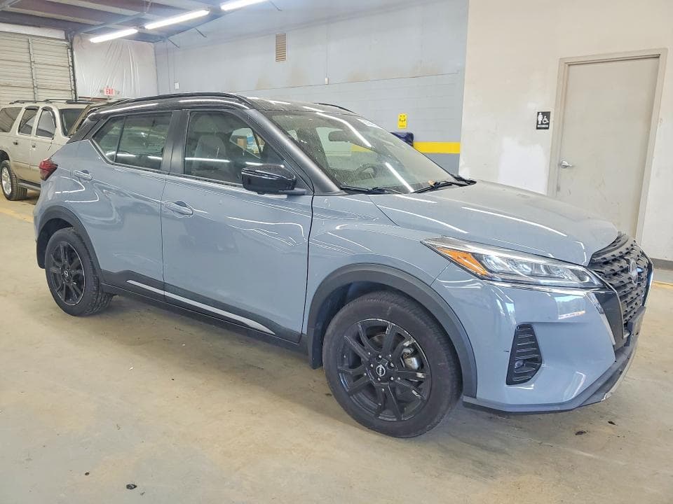 2022 NISSAN KICKS SR 4
