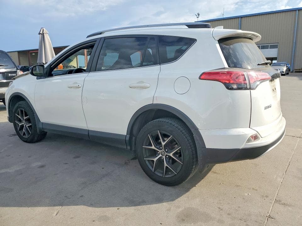 2017 TOYOTA RAV4 SE 2
