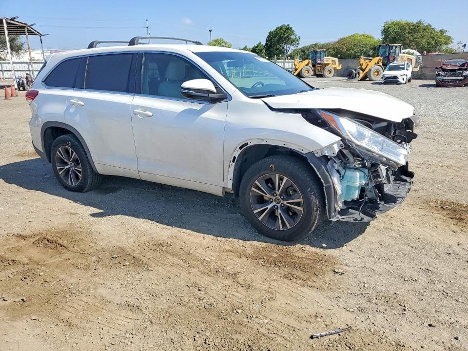 2017 TOYOTA HIGHLANDER LE PLUS 4