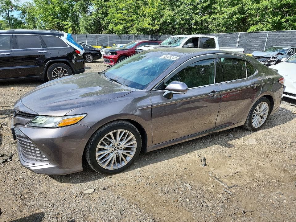 2018 TOYOTA CAMRY XLE - 1