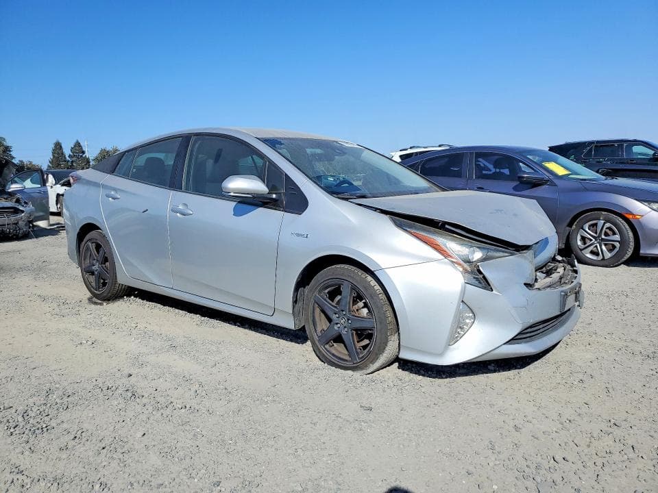 2017 TOYOTA PRIUS THREE TOURING 4
