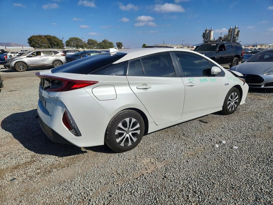 2021 TOYOTA PRIUS PRIME LE 3