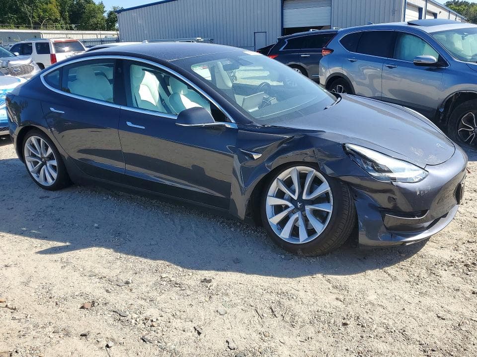 2018 TESLA MODEL 3 4