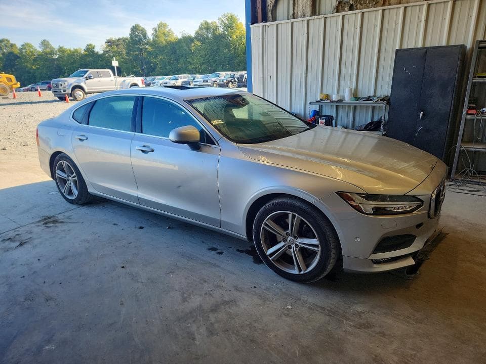 2018 VOLVO S90 T5 MOMENTUM 4