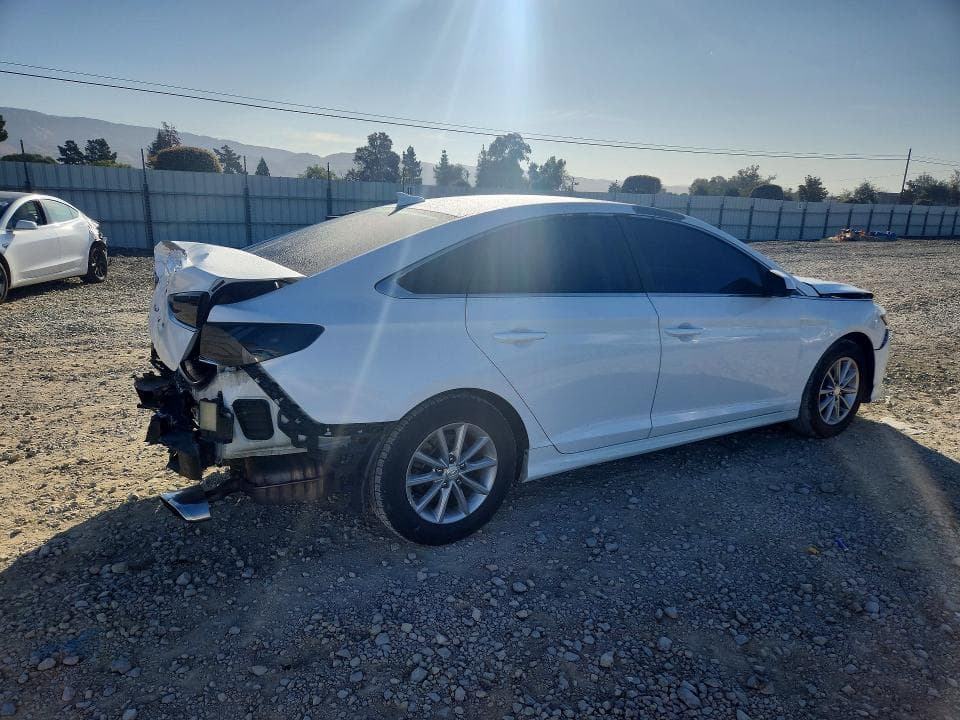2018 HYUNDAI SONATA SE 3