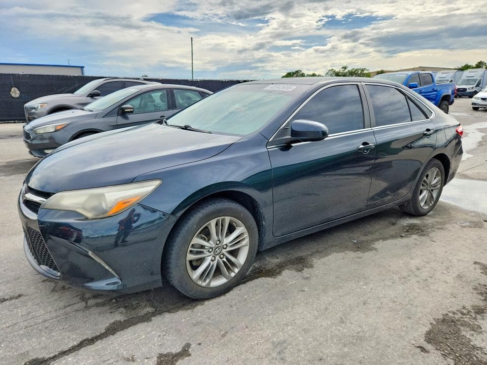 2017 TOYOTA CAMRY SE - 1
