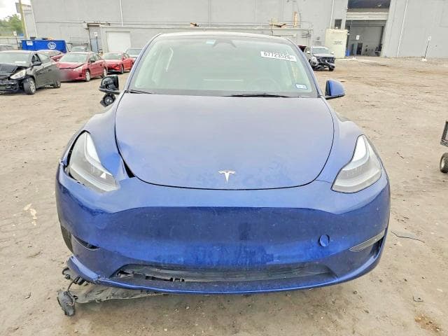 2025 TESLA MODEL Y 5