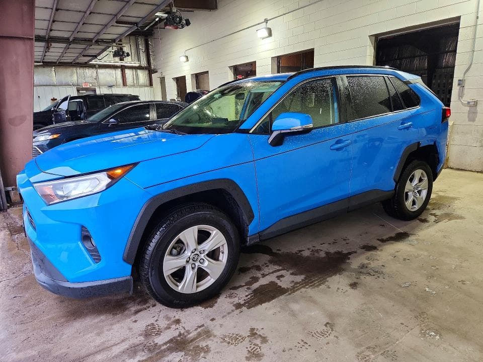 2019 TOYOTA RAV4 XLE - 1