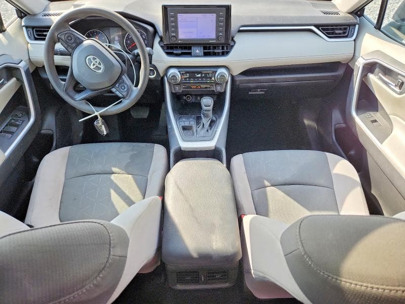 2022 TOYOTA RAV4 XLE 8