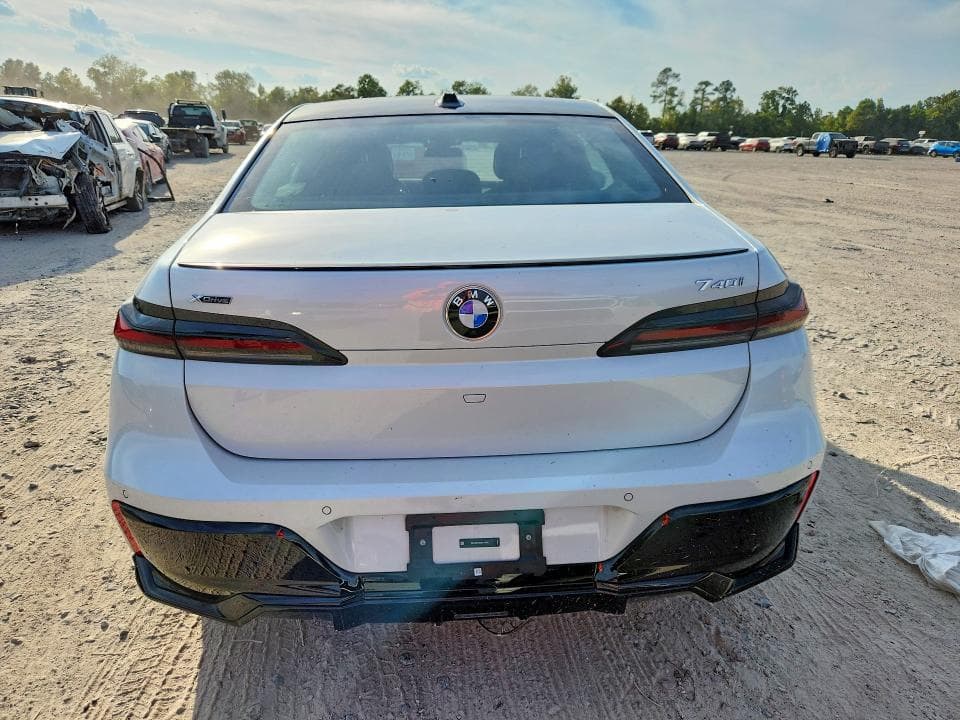 2025 BMW 740 XI 6