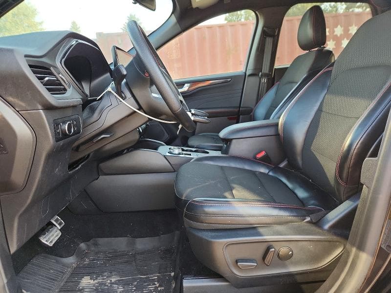 2024 FORD ESCAPE ST LINE 7