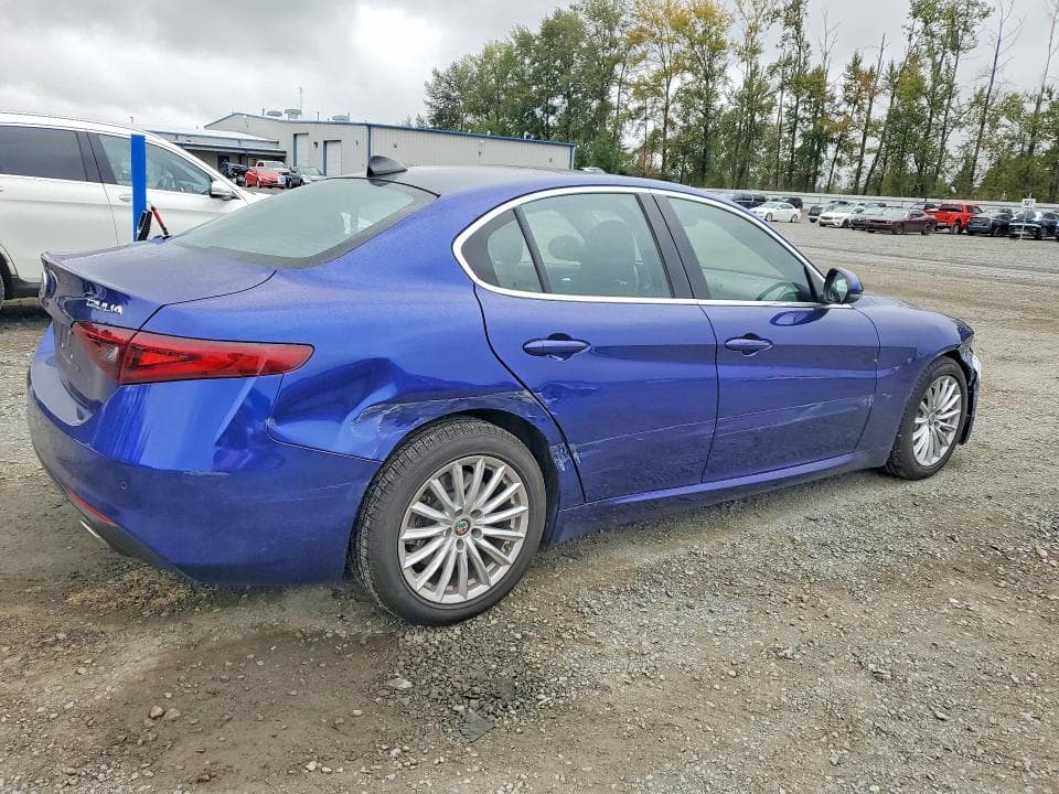 2021 ALFA ROMEO GIULIA SPORT 3