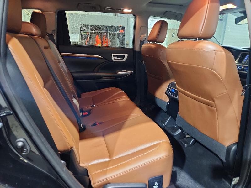 2019 TOYOTA HIGHLANDER LIMITED 11