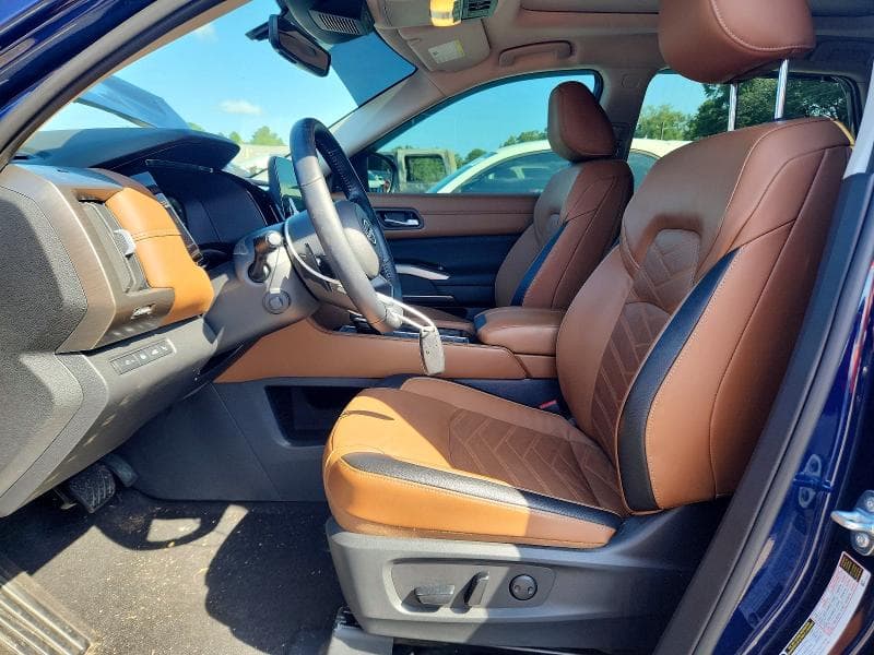 2025 NISSAN PATHFINDER PLATINUM 7