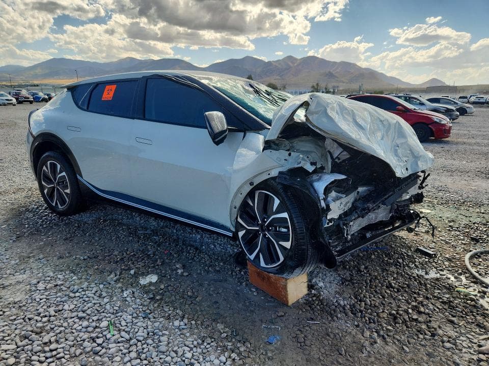 2022 KIA EV6 WIND 4