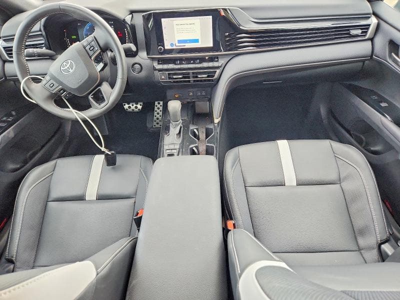 2025 TOYOTA CAMRY SE 8