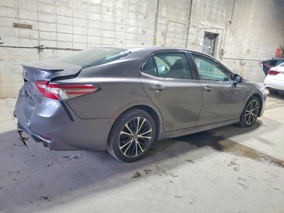 2018 TOYOTA CAMRY SE 3