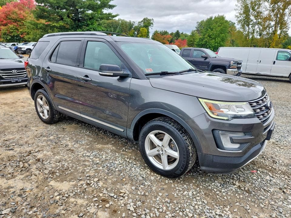 2017 FORD EXPLORER XLT 4