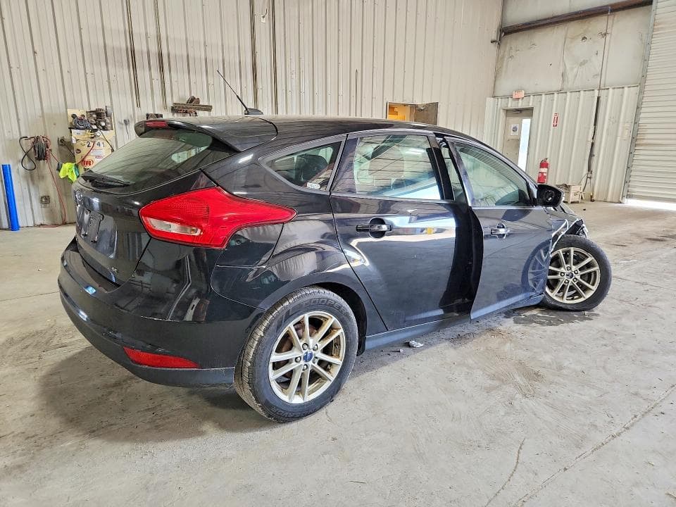 2017 FORD FOCUS SE 3