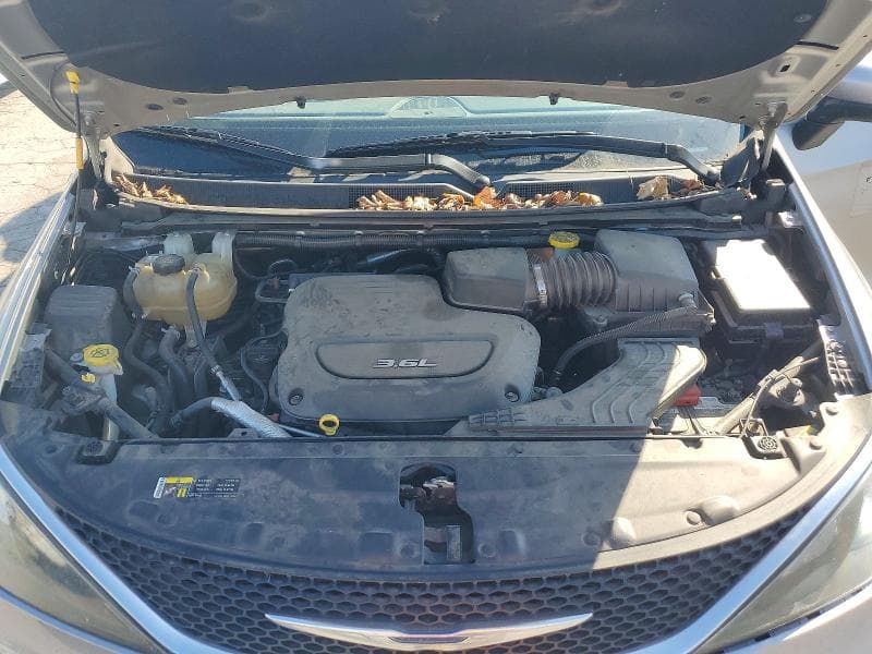 2017 CHRYSLER PACIFICA TOURING 12