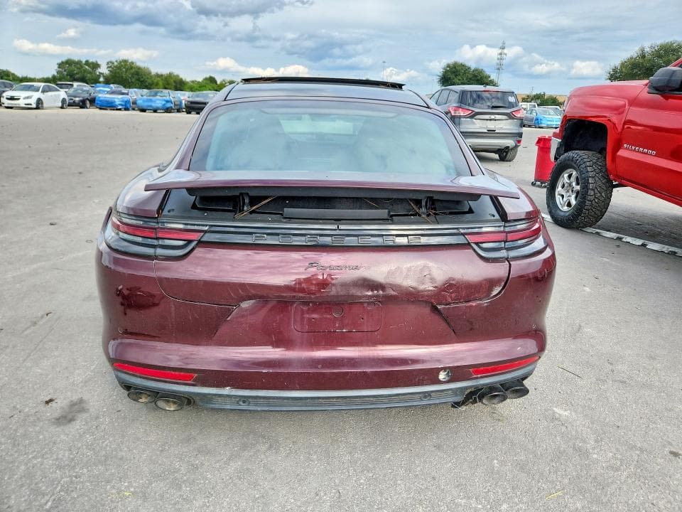 2018 PORSCHE PANAMERA 4 6