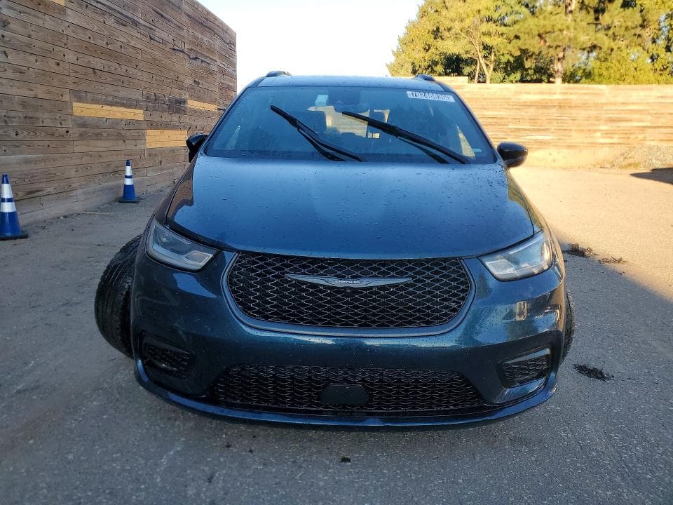 2025 CHRYSLER PACIFICA LIMITED 5