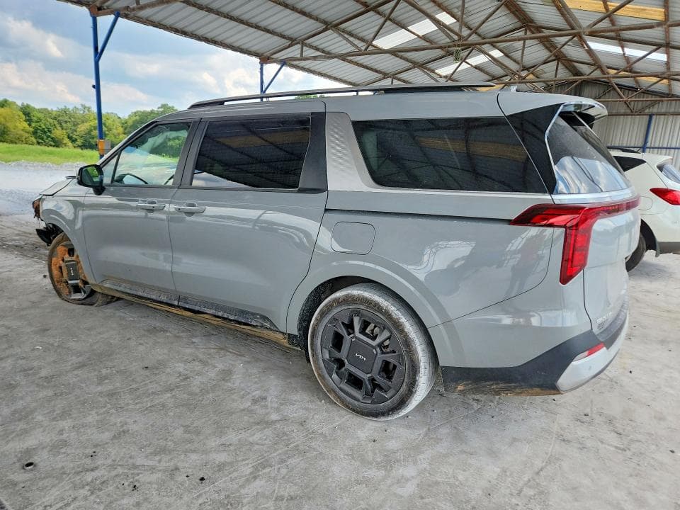2025 KIA CARNIVAL EX 2
