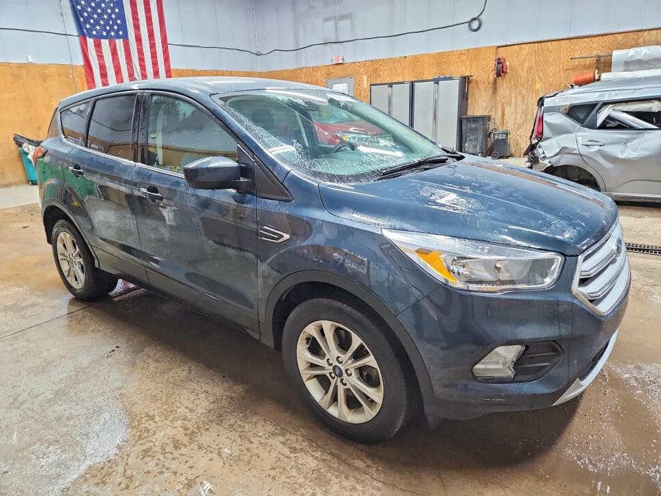 2019 FORD ESCAPE SE 4