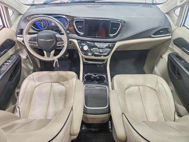 2021 CHRYSLER PACIFICA LIMITED 8