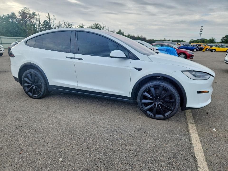 2023 TESLA MODEL X 4