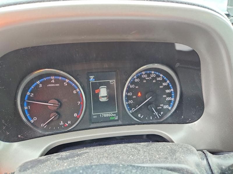 2018 TOYOTA RAV4 XLE 9