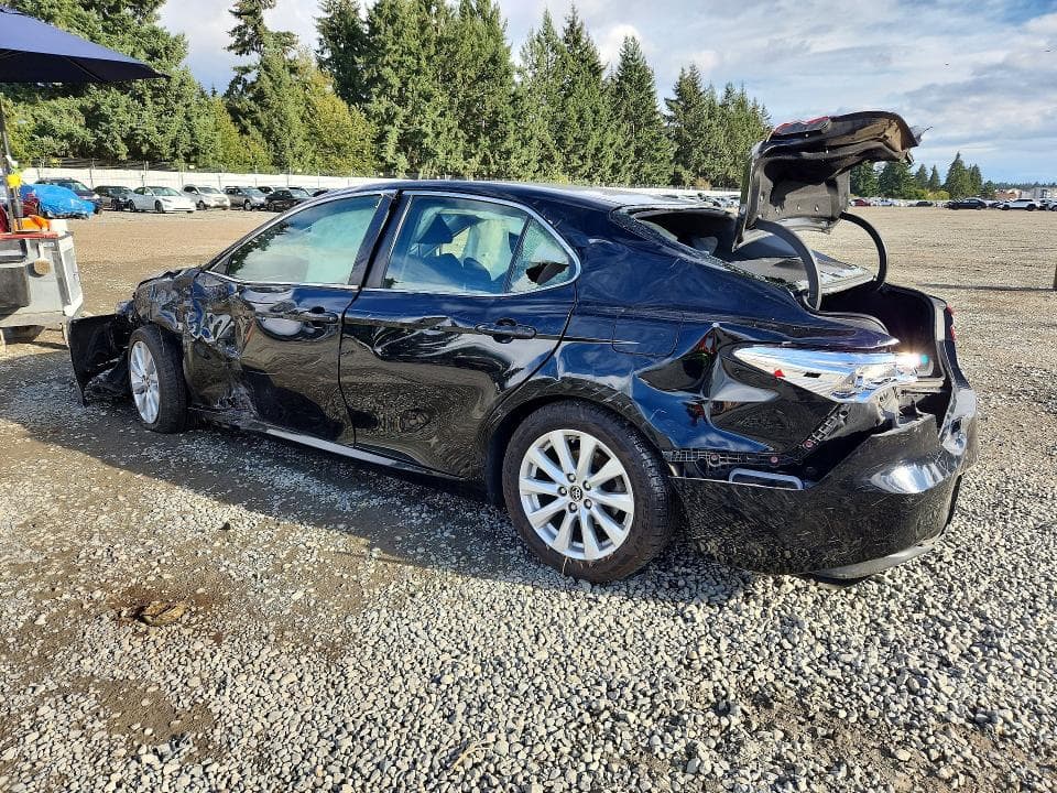 2018 TOYOTA CAMRY LE 2