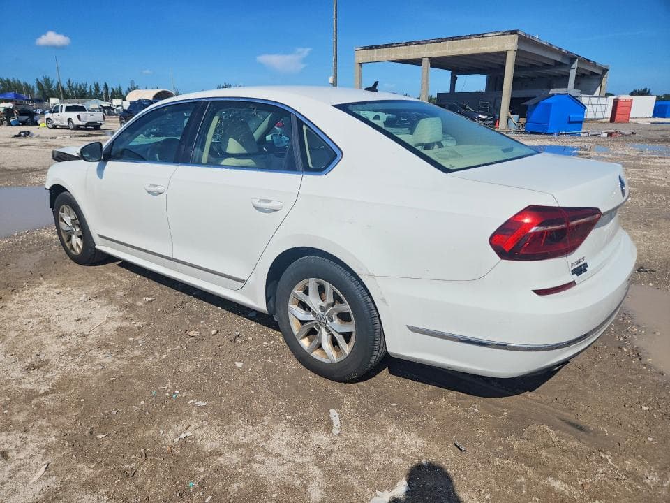 2017 VOLKSWAGEN PASSAT S 2