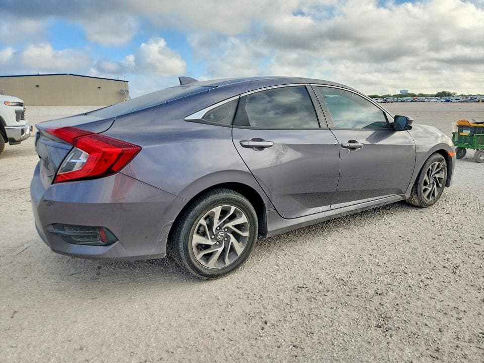 2017 HONDA CIVIC EX 3