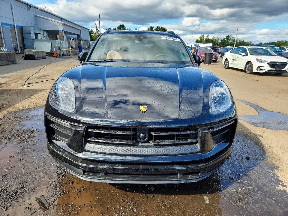 2025 PORSCHE MACAN BASE 5